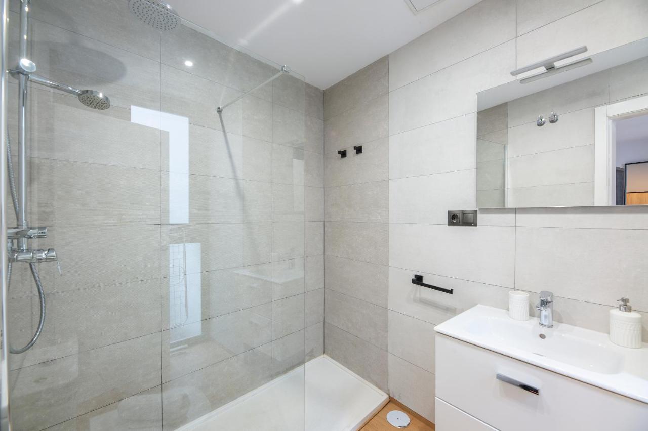 New Apartment -Shared Pool & Solarium- 1B มาลากา ภายนอก รูปภาพ